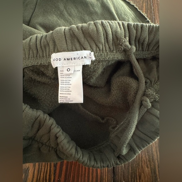 Good American Sweatpant Short - Picture 2 of 2